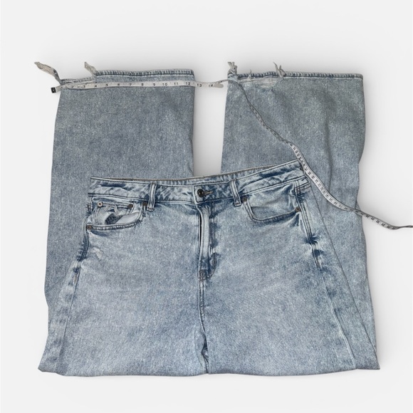 American Eagle Super High Rise Baggy Wide Leg Jeans Size 10 Short Light Wash - Picture 3 of 8